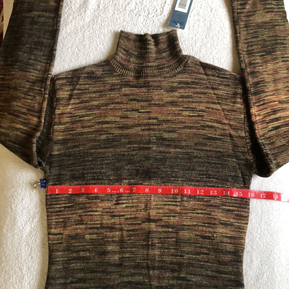 Verigated Brown Turtleneck - Picture 2 of 7